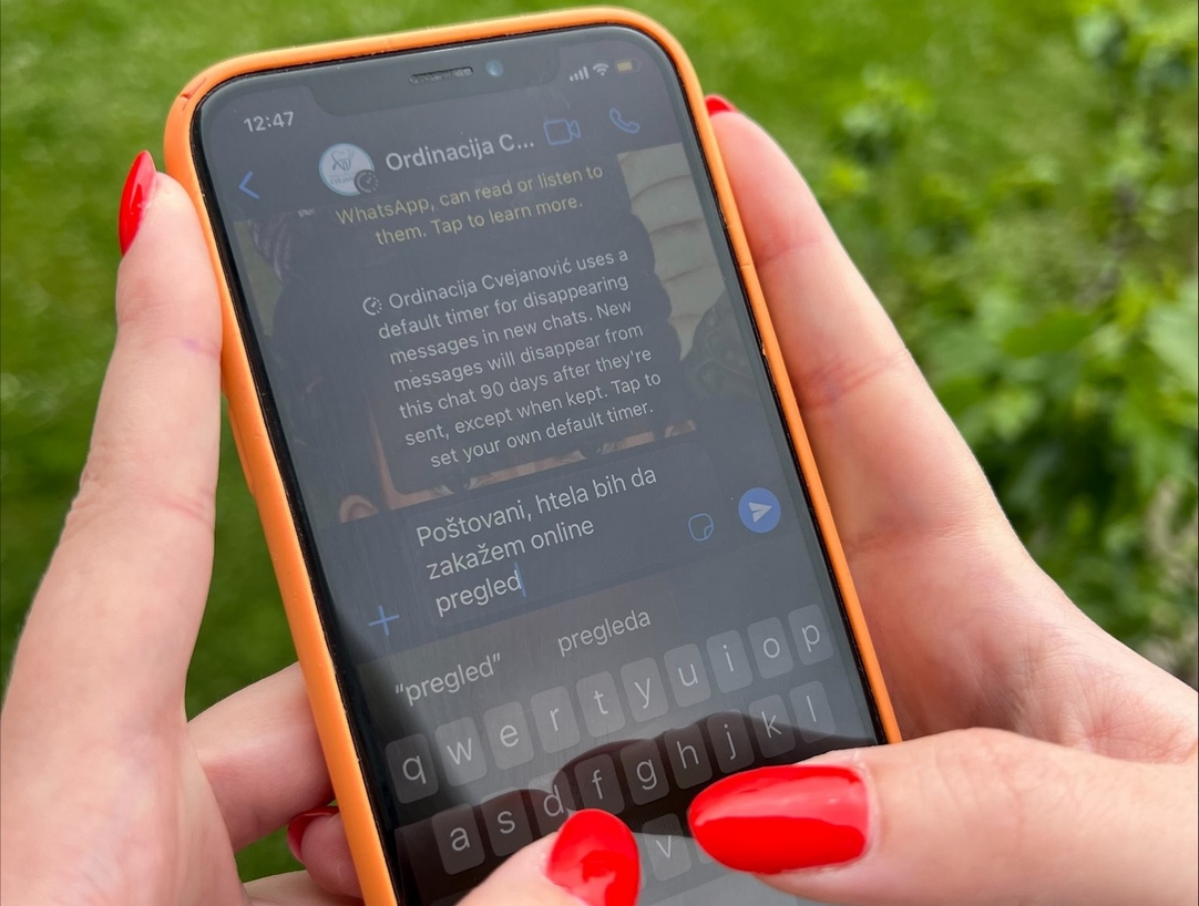 Slanje poruke ordinaciji Cvejanović preko WhatsApp aplikacije